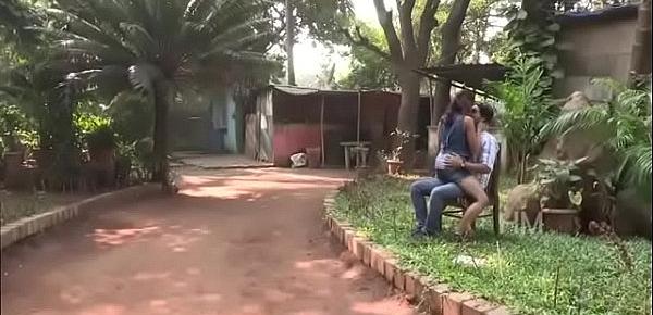  Indian Hot Girl Romance With Unknown Guy In Park